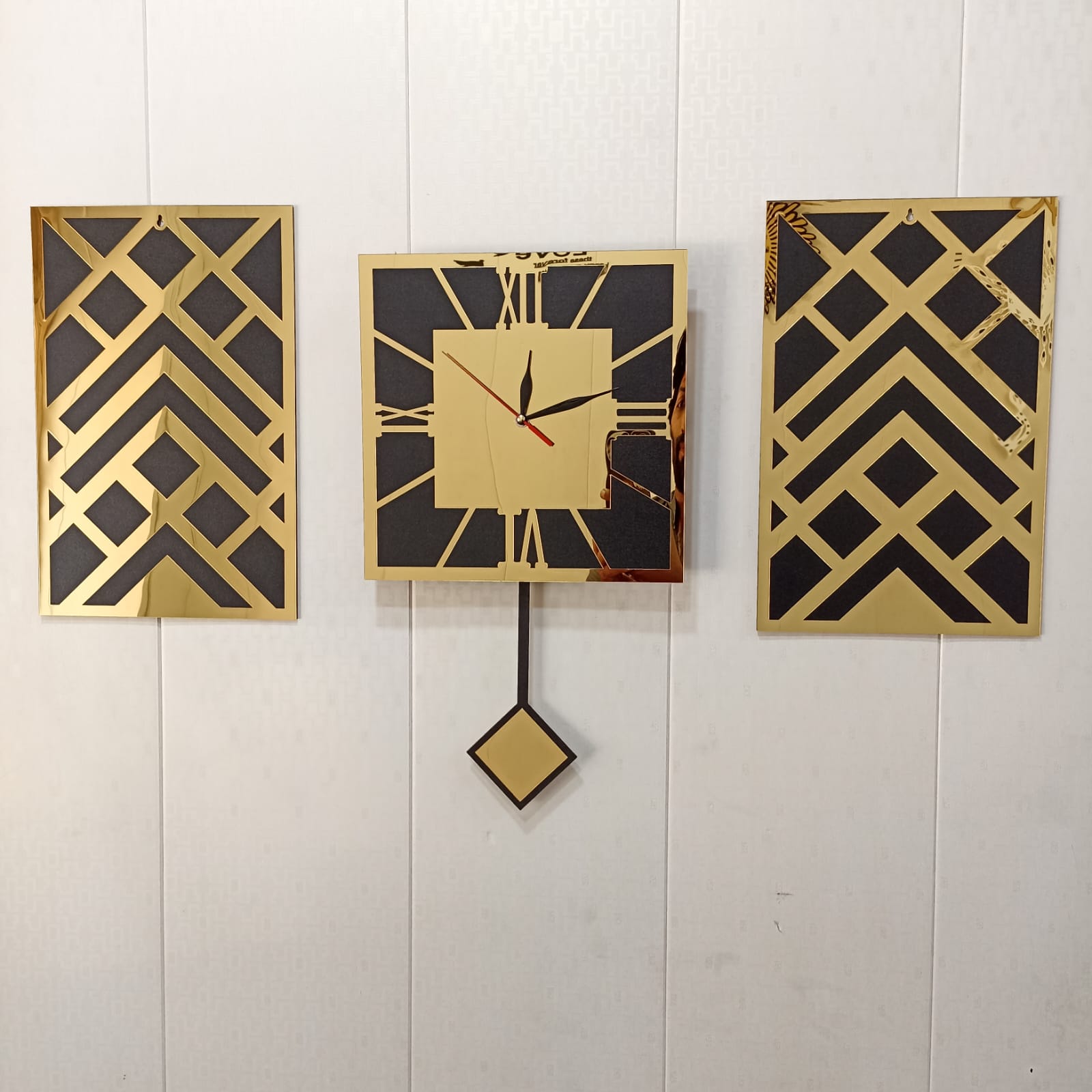Golden pendulum Clock with Frames PC 163 - Main Image